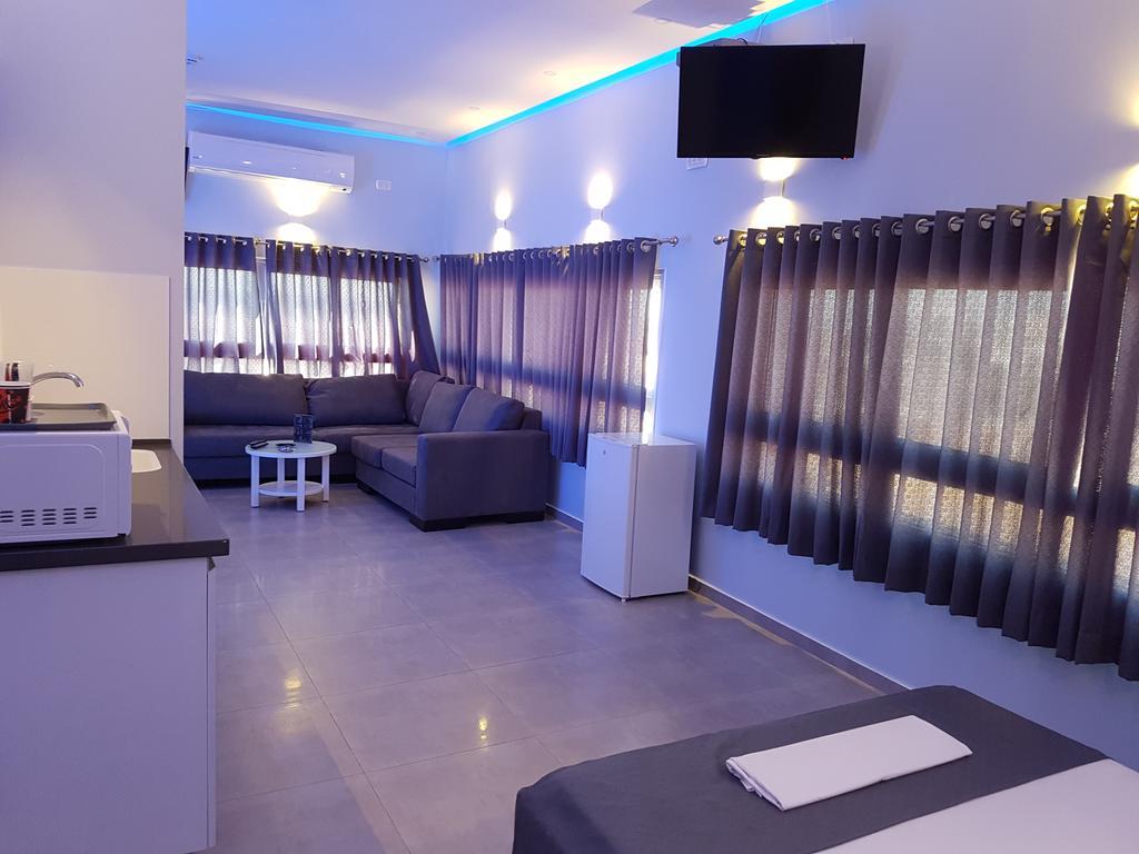 Spat Hotel Ashdod Exteriör bild