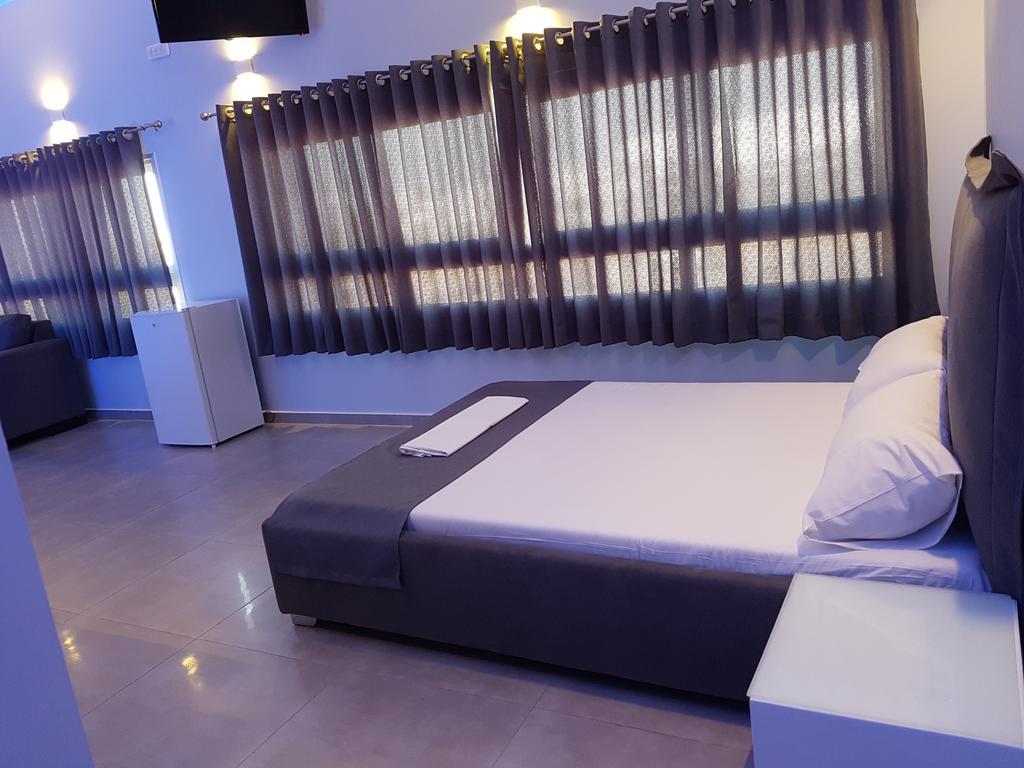Spat Hotel Ashdod Exteriör bild