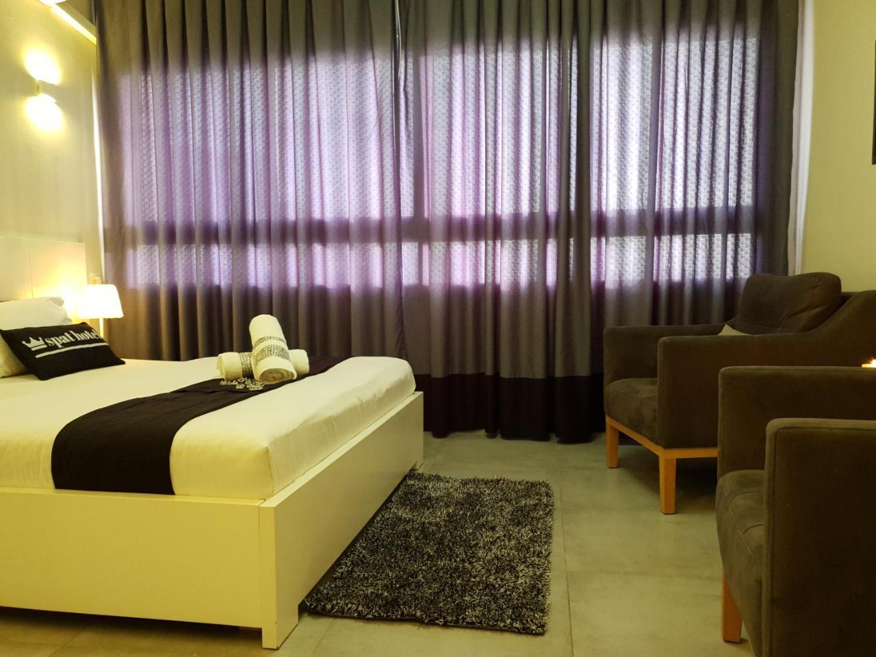 Spat Hotel Ashdod Exteriör bild