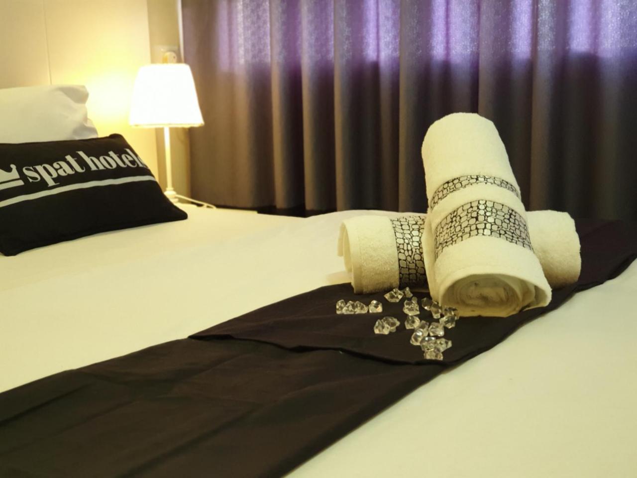 Spat Hotel Ashdod Exteriör bild