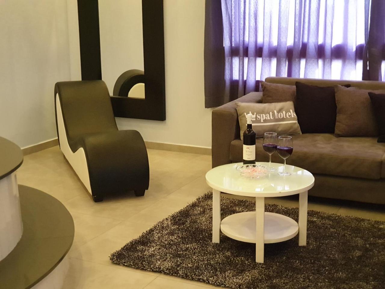 Spat Hotel Ashdod Exteriör bild