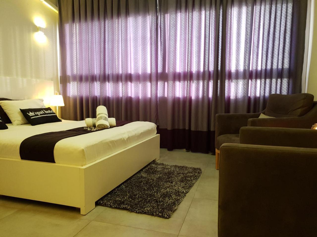 Spat Hotel Ashdod Exteriör bild