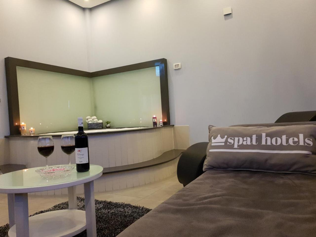 Spat Hotel Ashdod Exteriör bild