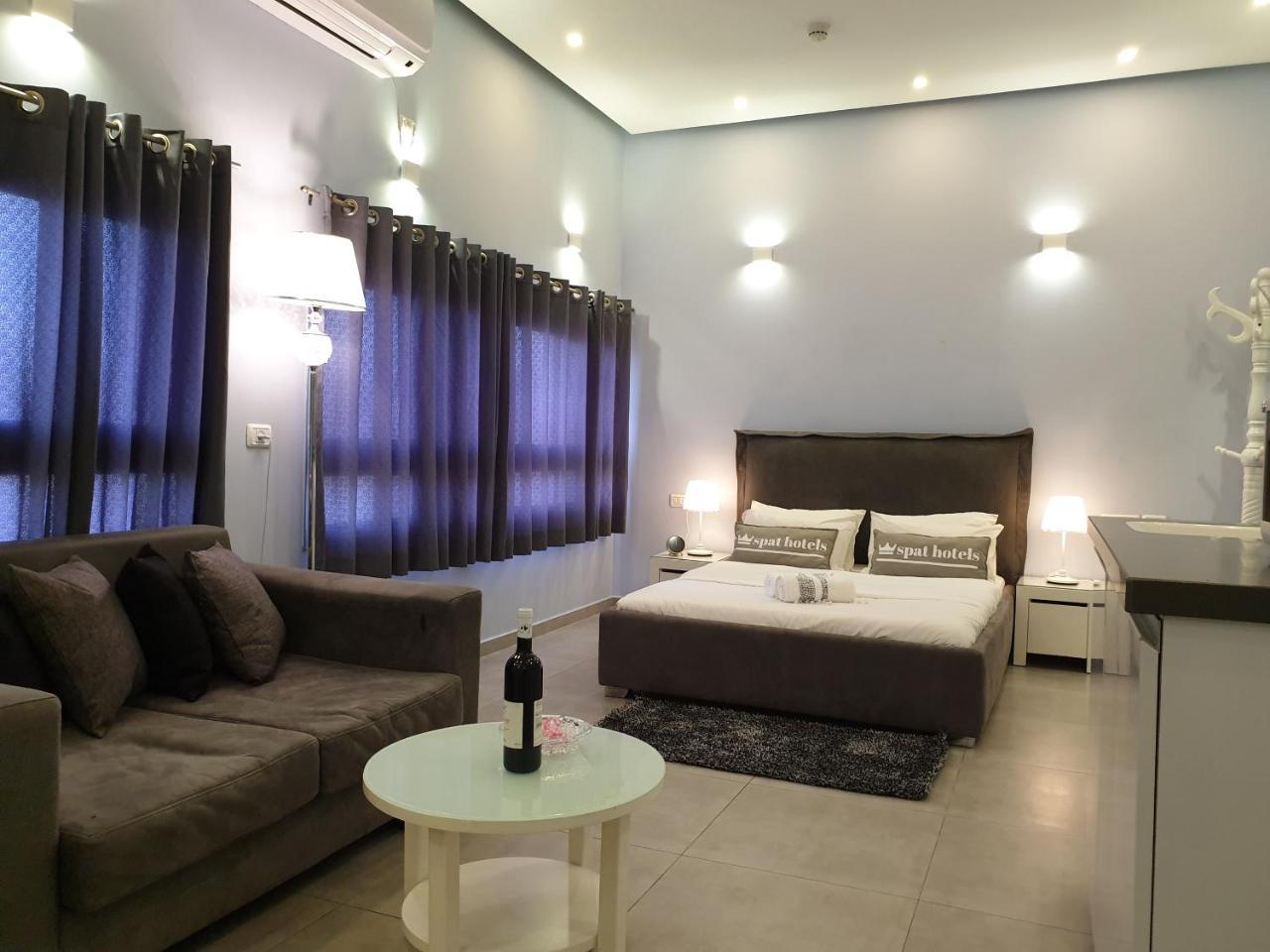 Spat Hotel Ashdod Exteriör bild