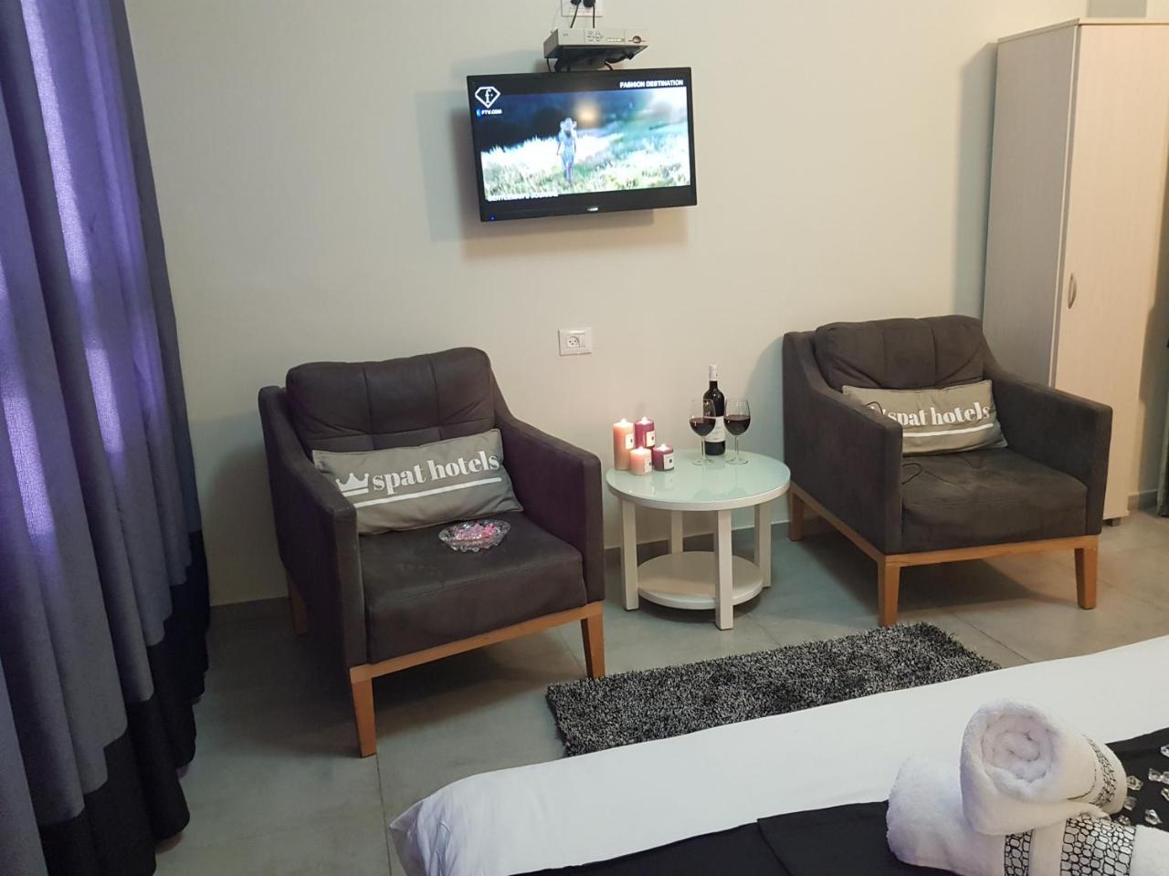 Spat Hotel Ashdod Exteriör bild
