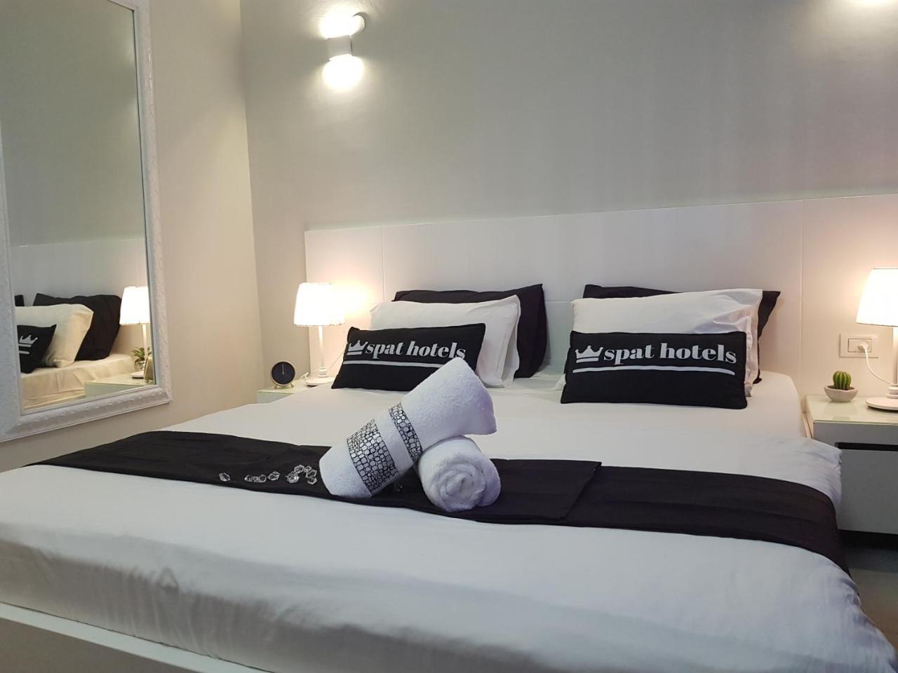 Spat Hotel Ashdod Exteriör bild